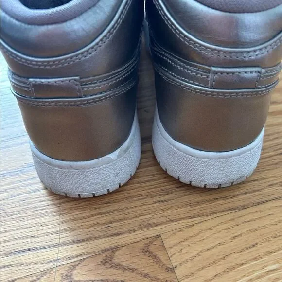 Nike Air Jordan 1 Silver Model AV5174-200 Youth Size 6.5 Y - Picture 5 of 9